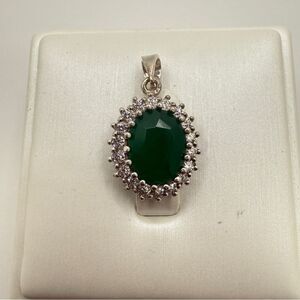 NWOT 8x10mm oval cut, faceted Chrysoprase w/ halo of cz diamonds, 925 pendant!